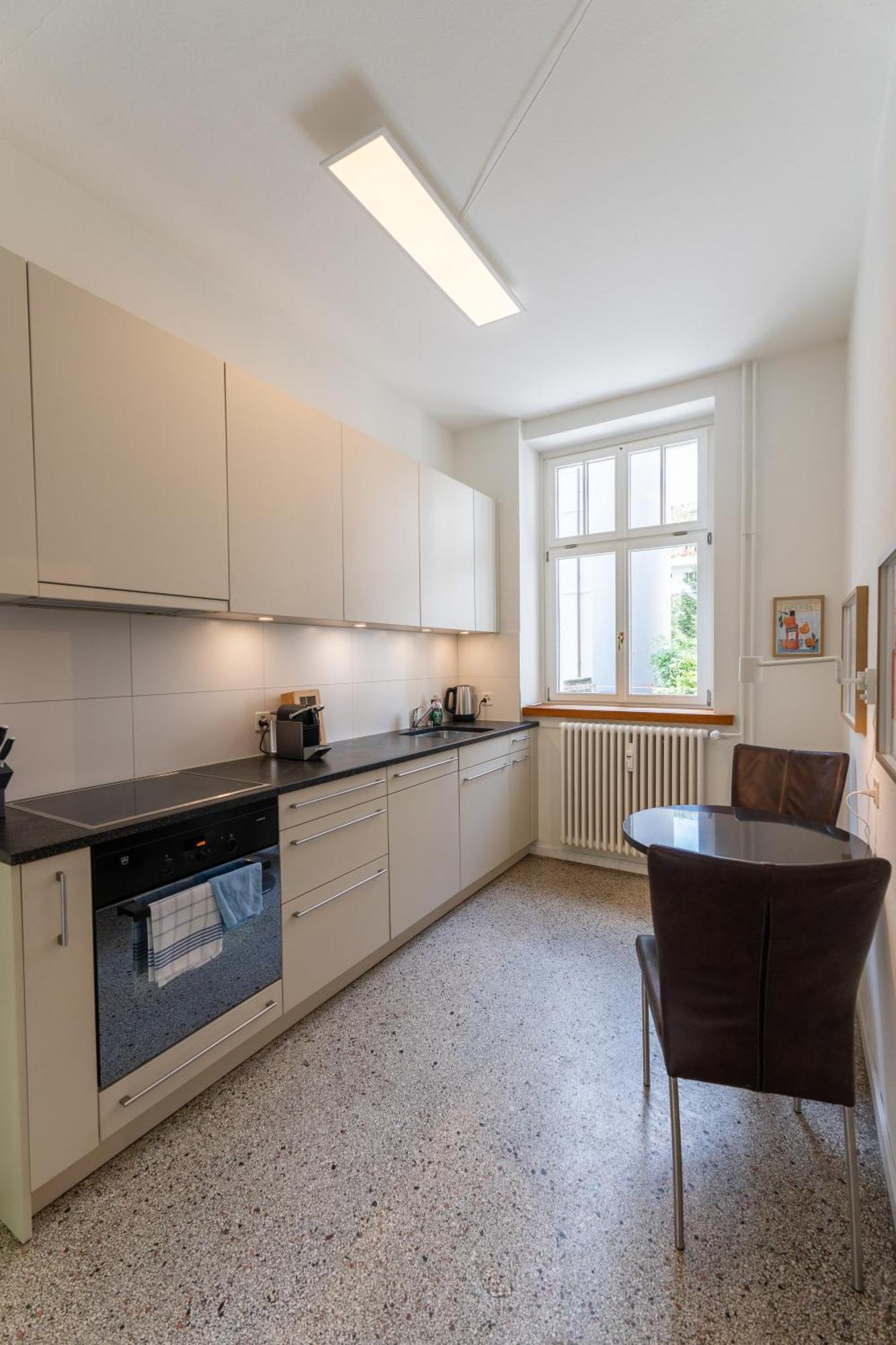 Charmante Altbauwohnung Am Rhein Bâle